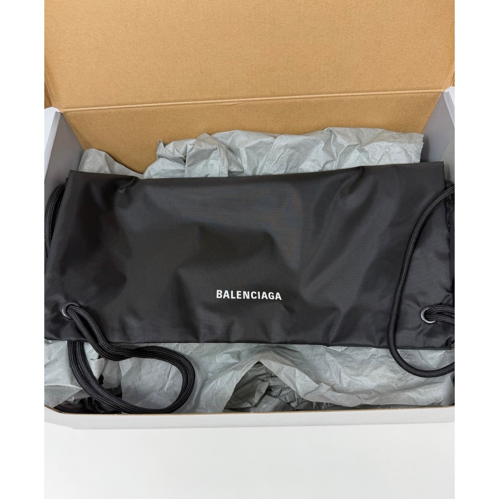 Balenciaga Runner Sneaker Burgandy Size 6 US 36 EU - Picture 10 of 10